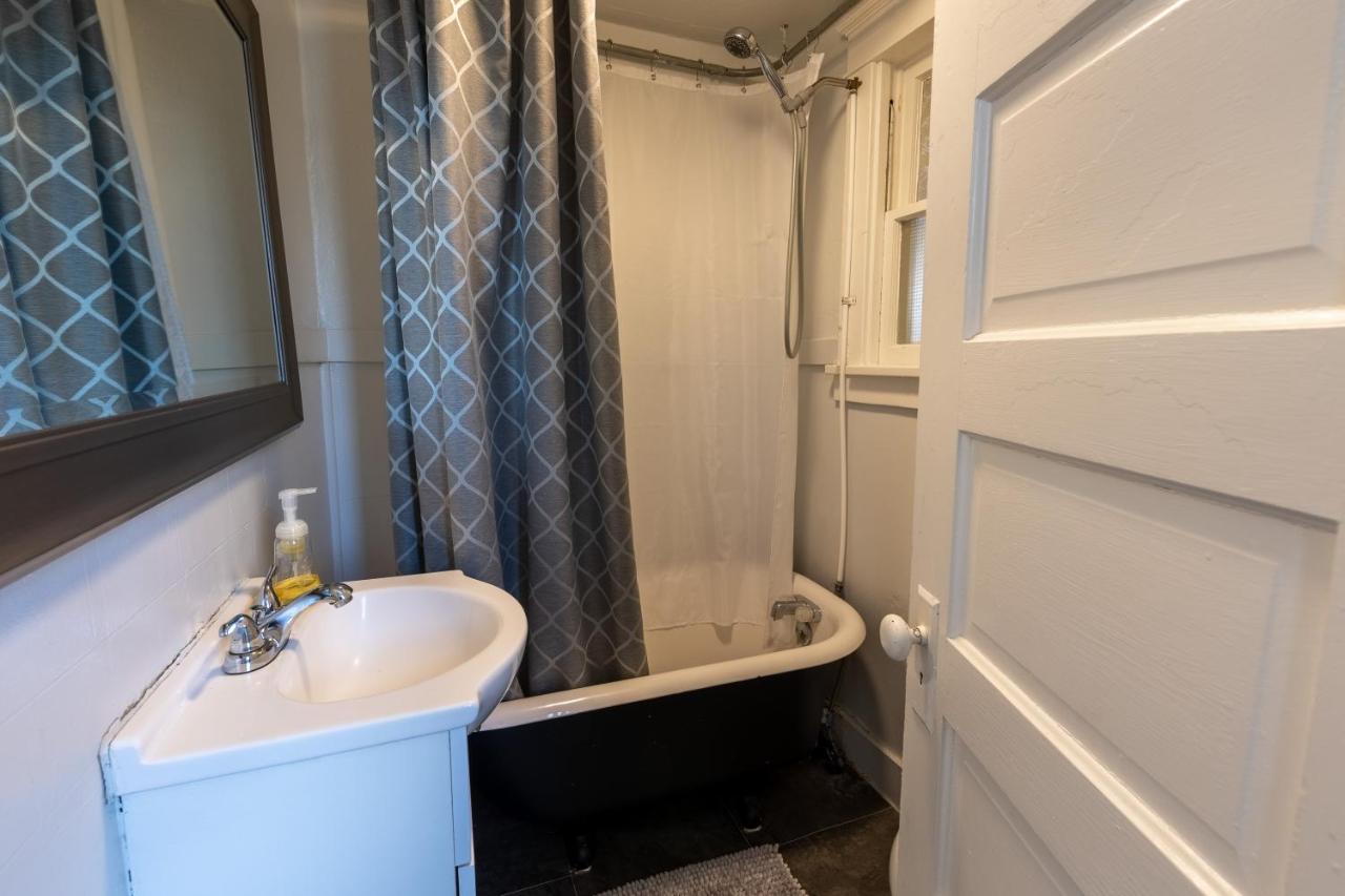 Downtown 1 Bedroom Charmer - Walk, Bike, Enjoy!! ラピッドシティ エクステリア 写真